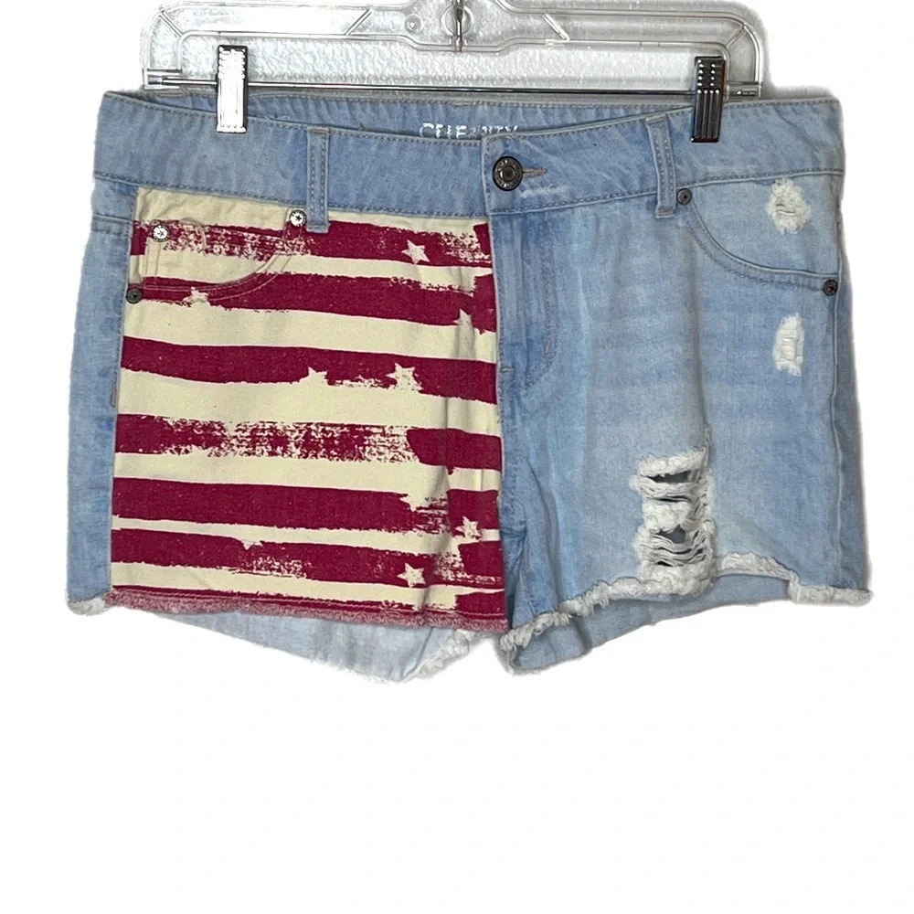 Celebrity Pink Distressed American Flag Shorts Size 9.